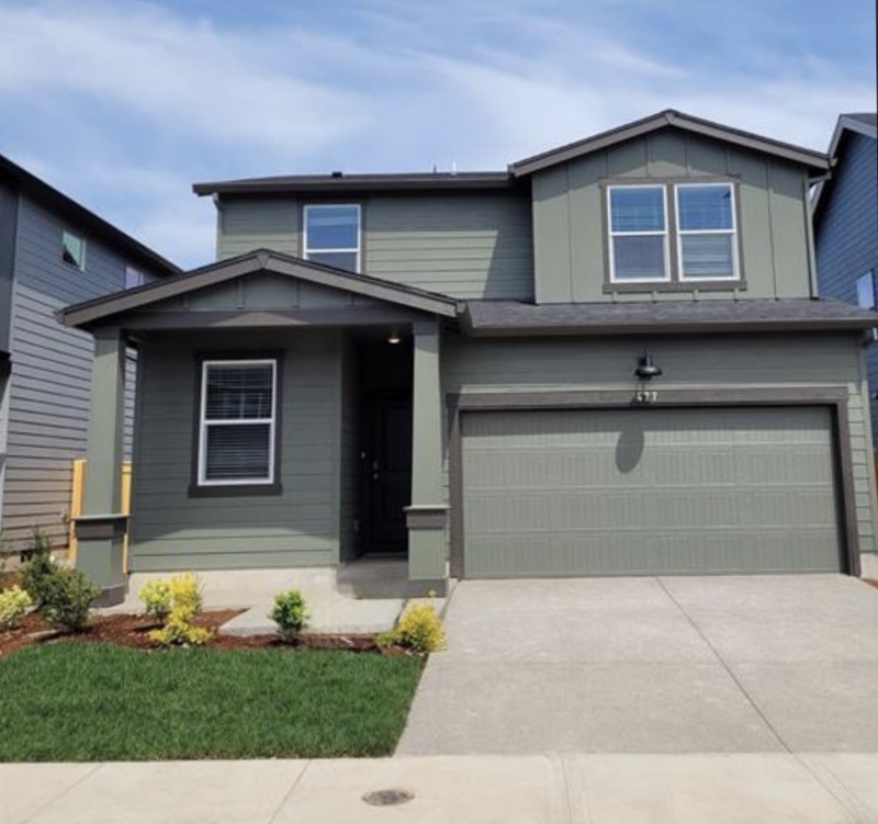 Salem House: 477 Himalaya Street Northeast