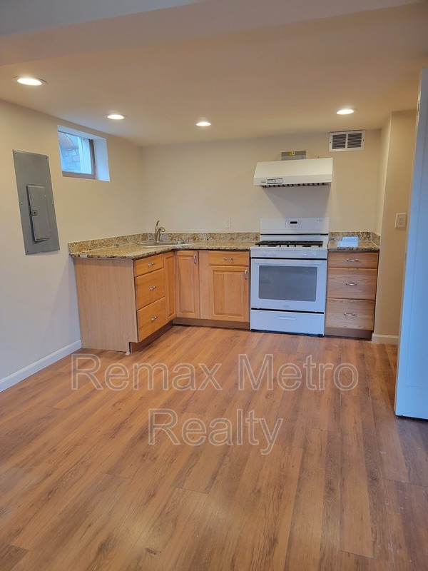 Seattle Condo: 3007 Humes Pl W