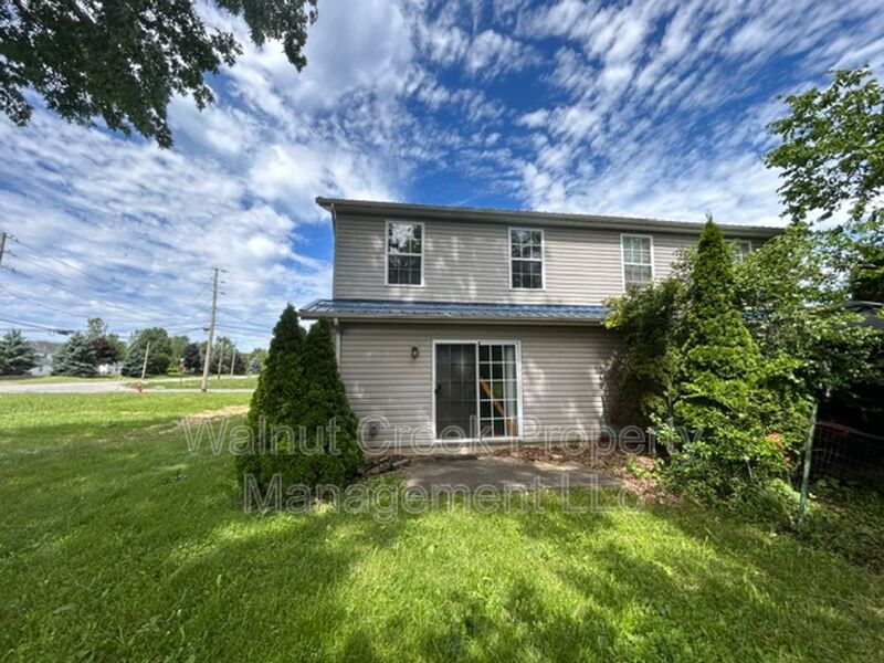 Lorain Condo: 3115-3117 Surf Ave