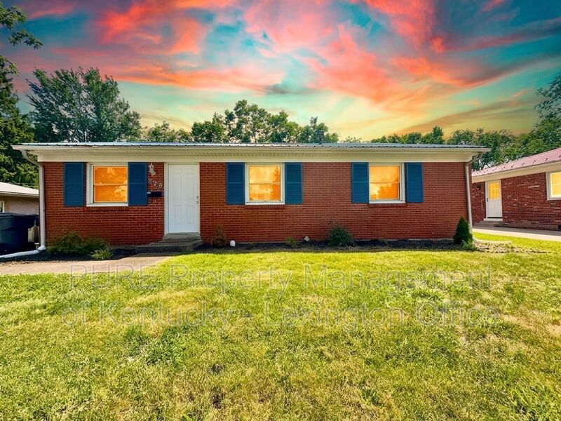 Lexington House: 328 Harvard Dr