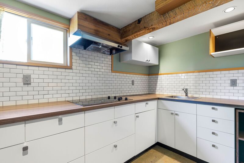 Portland Condo: 1617 NE Couch St