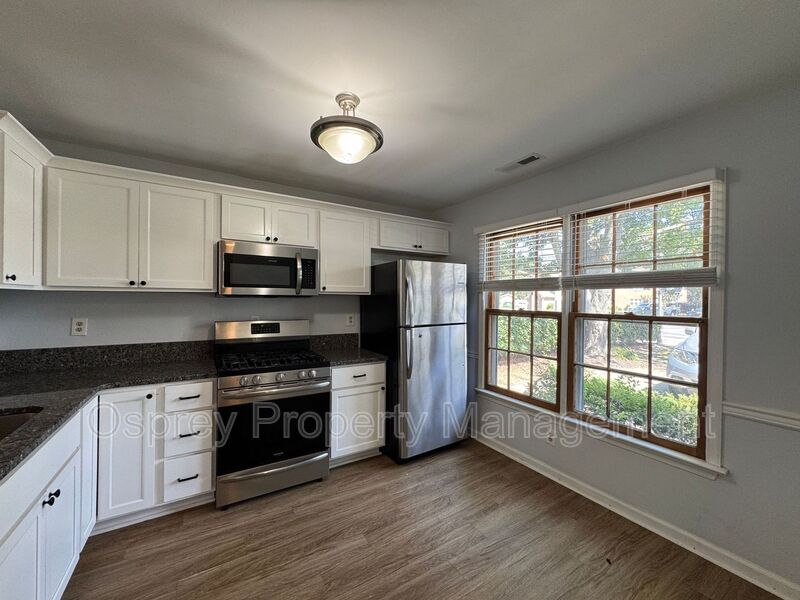Charming 2-Bed, 2.5-Bath Home in Vibrant Norfolk   