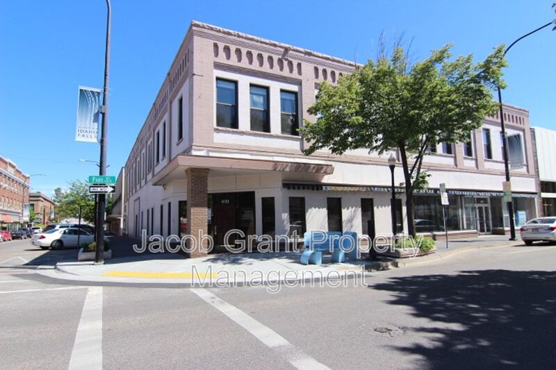 Idaho Falls House: 490 Park Ave