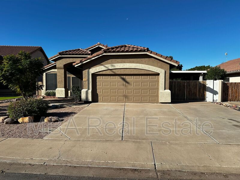 Mesa House: 1722 S Gilmore Cir