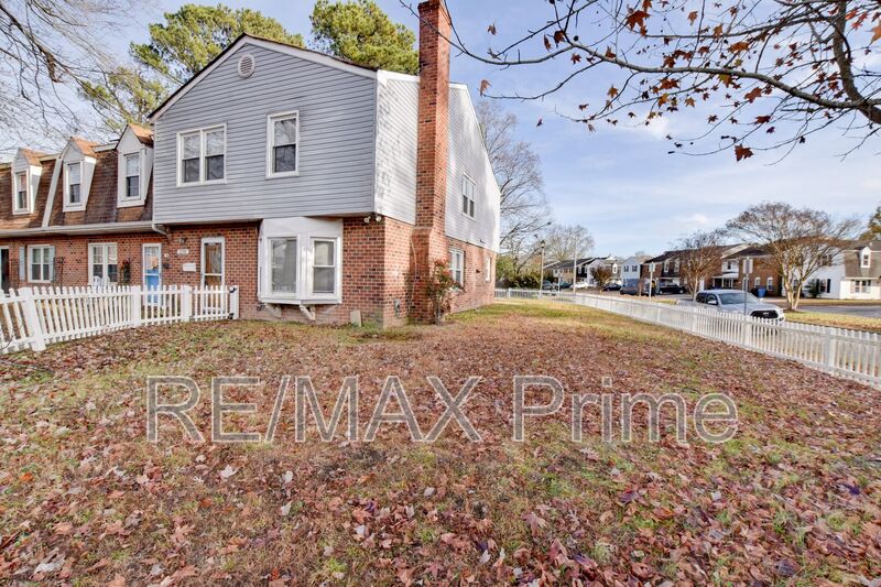 Virginnia Beach House: 2259 Sedgewick Dr