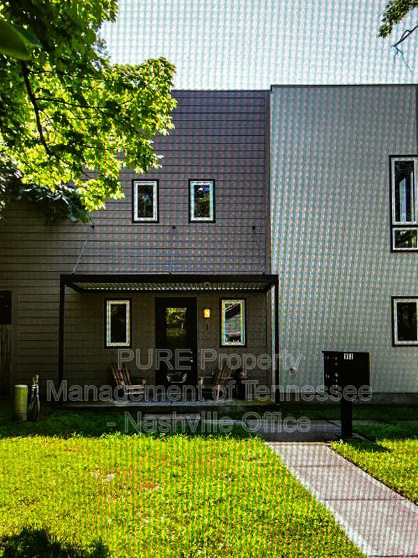 Nashville Condo: 913 N 12th St