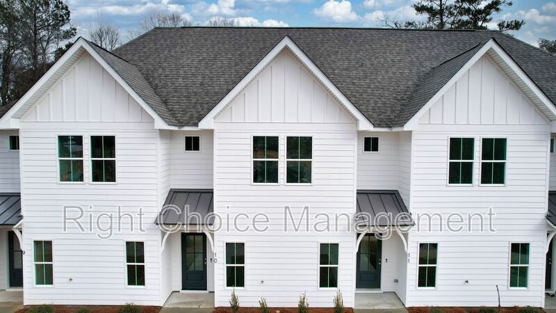 Opelika Condo: 630 Village Dr