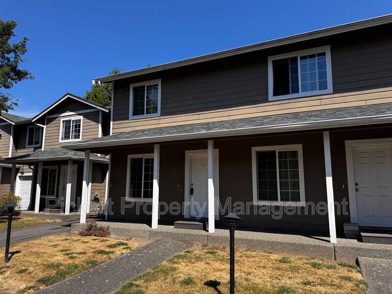 Bremerton Townhome: 680 Northpark Ln