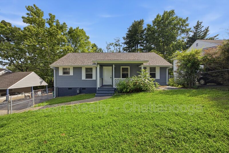 East Ridge House: 3826 Kingwood Circle