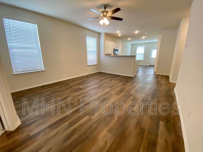 *First Time Rental*  3 bed/2 bath BRAND NEW BUILD home, located in Seguin! - Photo 8