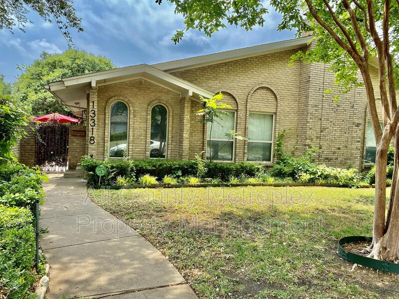 Dallas House: 13318 Southview Ln