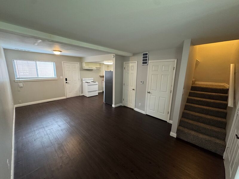 Springfield Townhome: 2929 East University Street