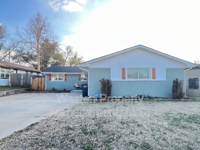 Warr Acres House: 5804 Northwest 66th Street