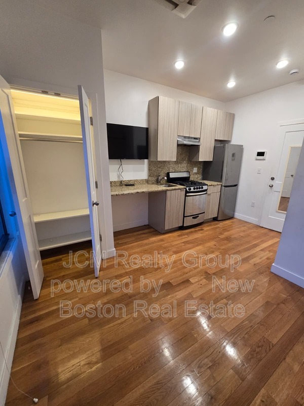 Chelsea Condo: 21 Fifth Street