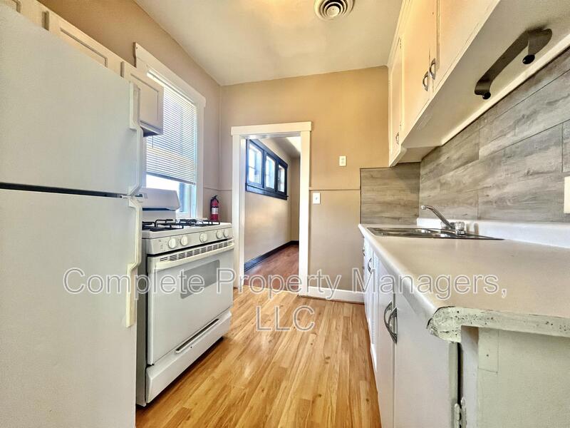 Mankato Condo: 325 East Washington St - 3