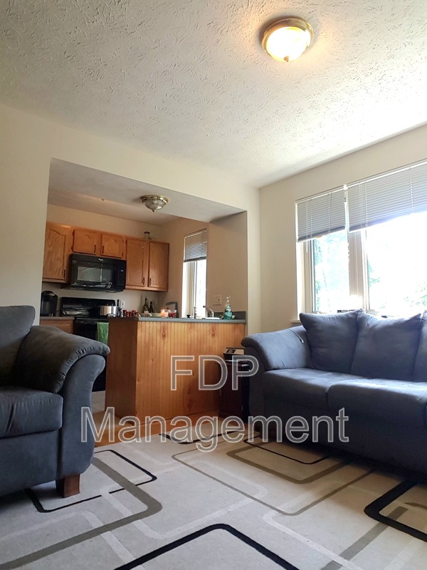 Rochester House: 610 East Avenue