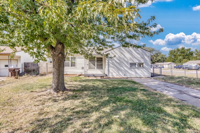 Wichita House: 2003 South Glenn Avenue