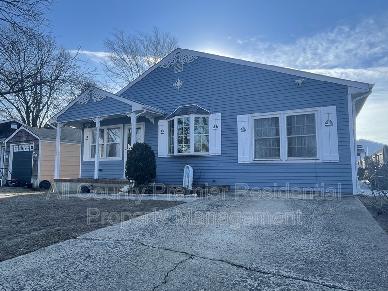 Point Pleasant House: 3138 Powhatan Avenue