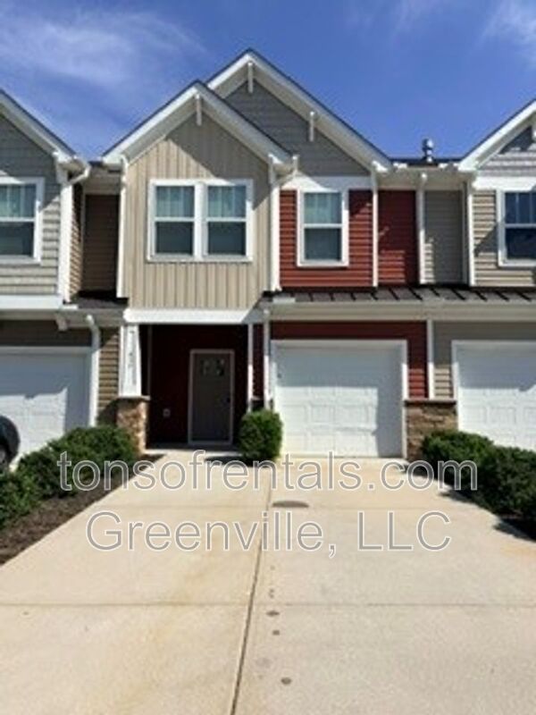 Duncan Townhome: 437 Pangel Lane