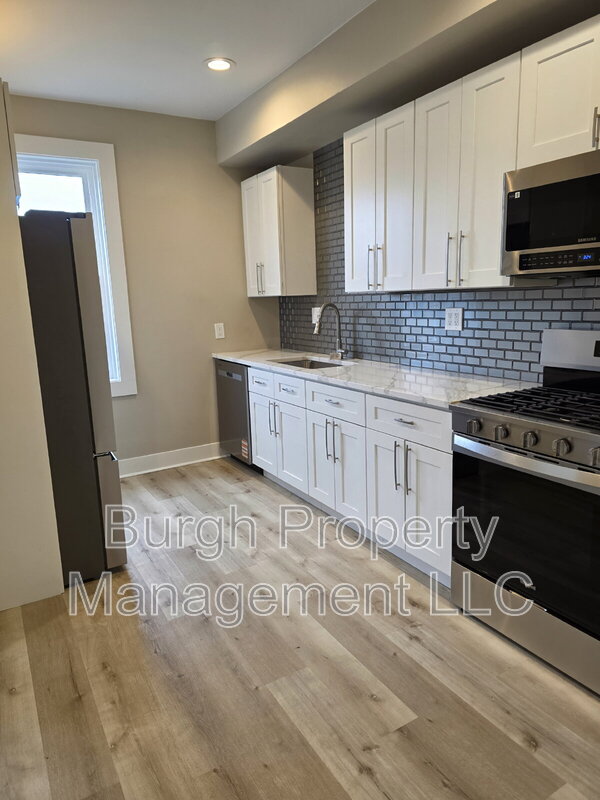 Homestead House: 139 W 9th Ave