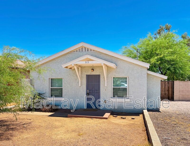 Phoenix House: 513 W Pima St
