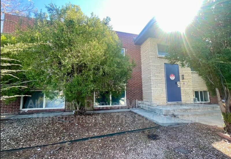 Aurora House: 1720 Chester