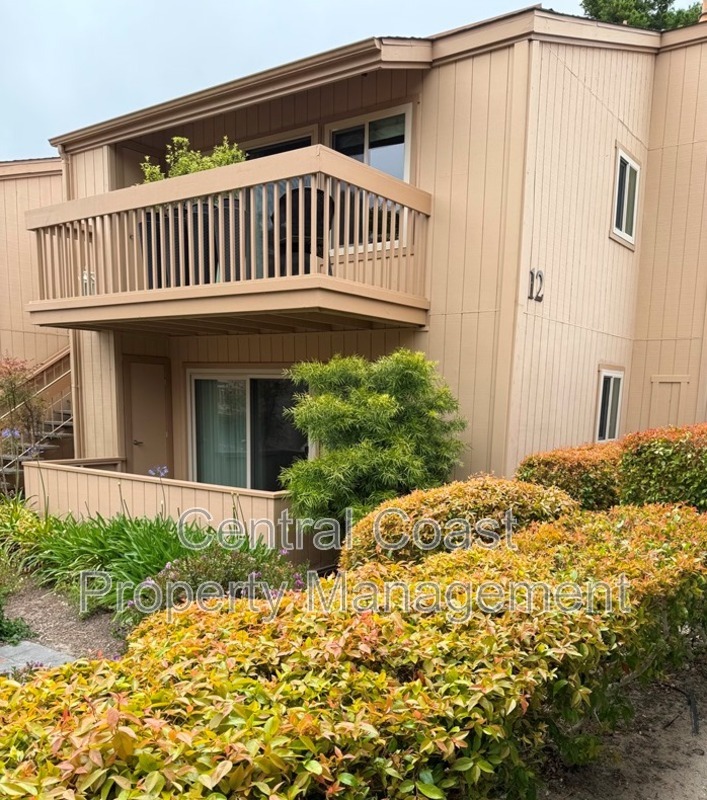 Monterey Condo: 300 Glenwood Circle