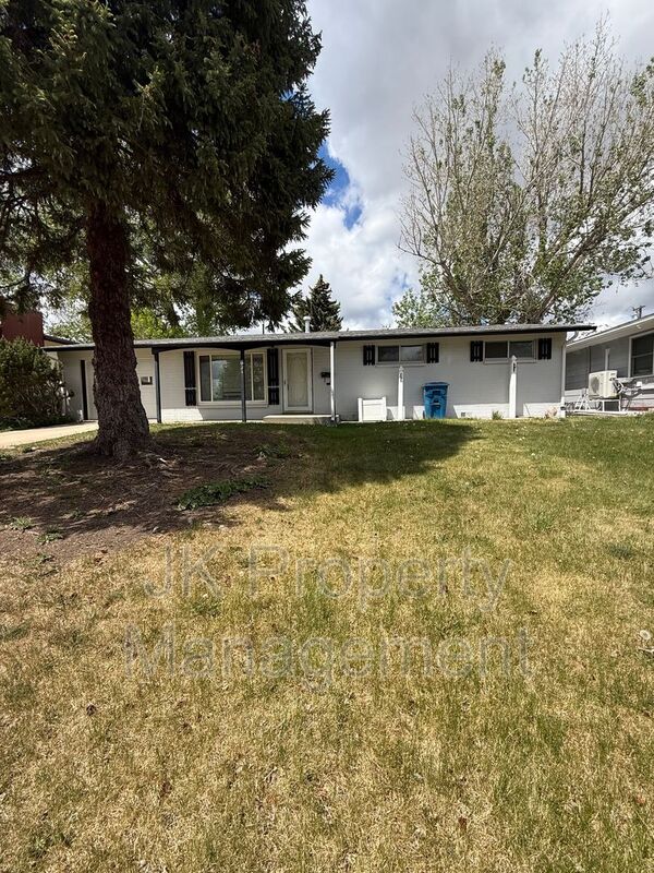Great Falls House: 921 Ave B NW
