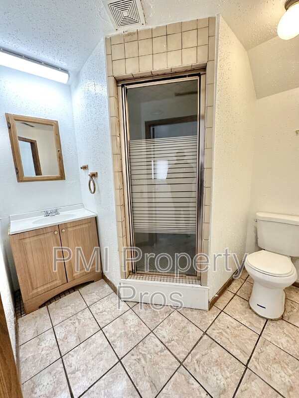 Milwaukee House: 6762 N 52nd St