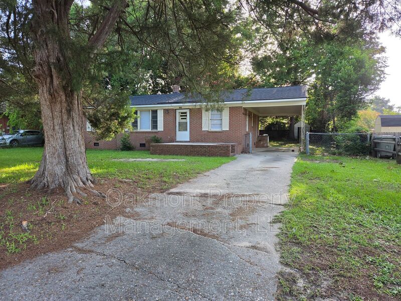Fayetteville House: 5313 Bayleaf Drive