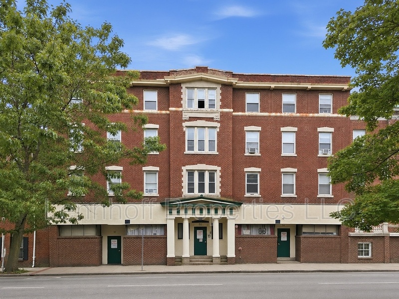 Lawrence Condo: 32 Lawrence Street