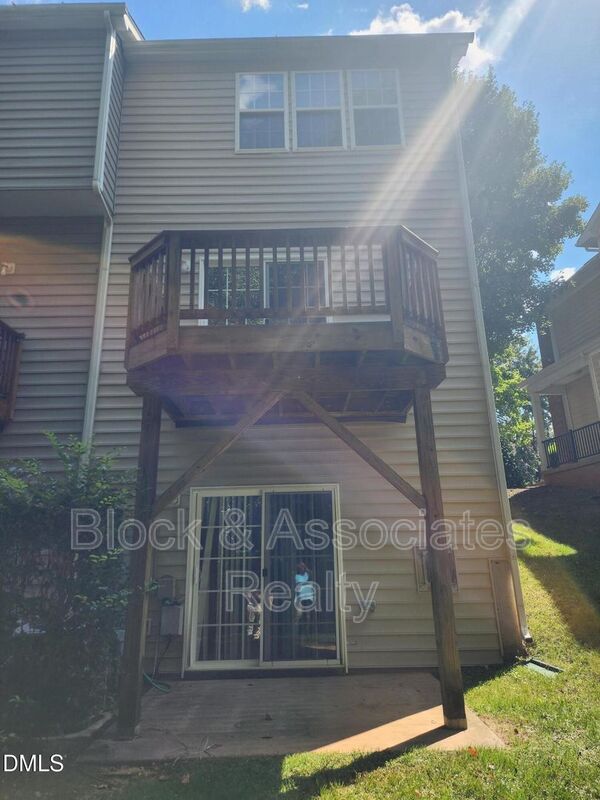 Raleigh House: 642 Cupola Drive