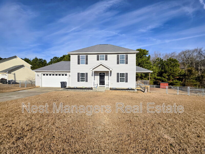 Hope Mills House: 2604 Daniel Boone Lane