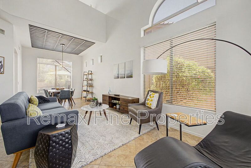 Mesa House: 3563 N Tuscany