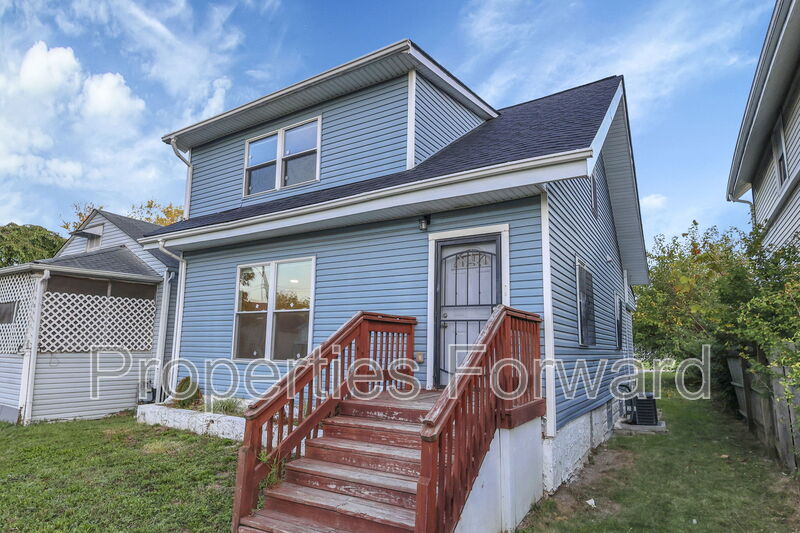 Columbus House: 908 E 12th Ave