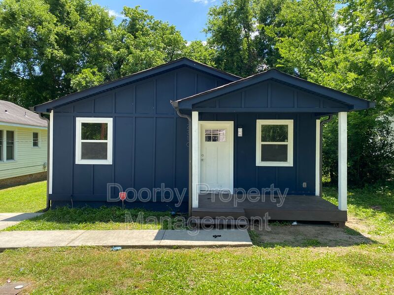 Chattanooga House: 2310 Cushman Street