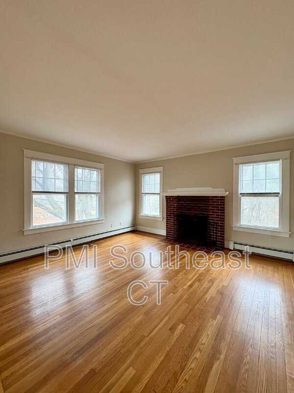 New London Condo: 640 Williams Street