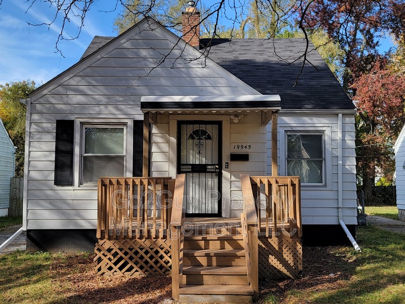 Detroit House: 19945 Greenview Avenue