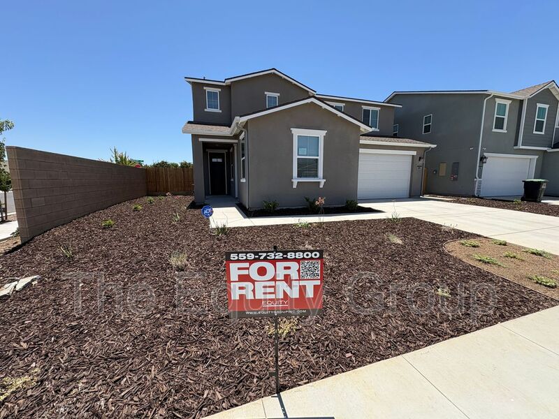 Visalia House: 4005 West Babcock Ave