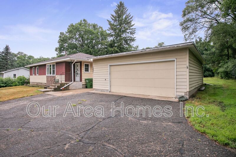 Andover House: 1831 Andover Blvd NW