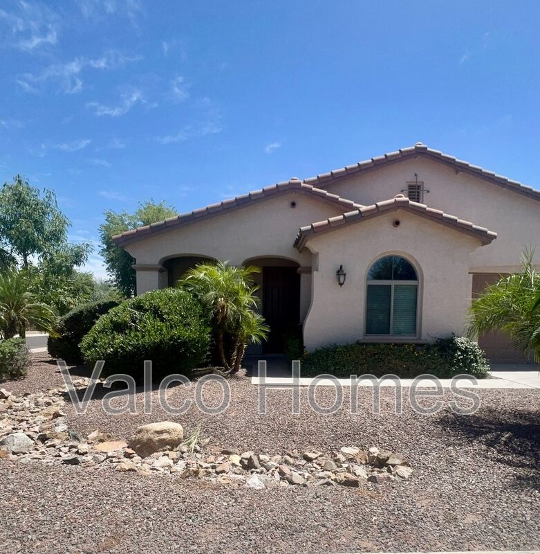 Gilbert House: 2717 E Ficus Way