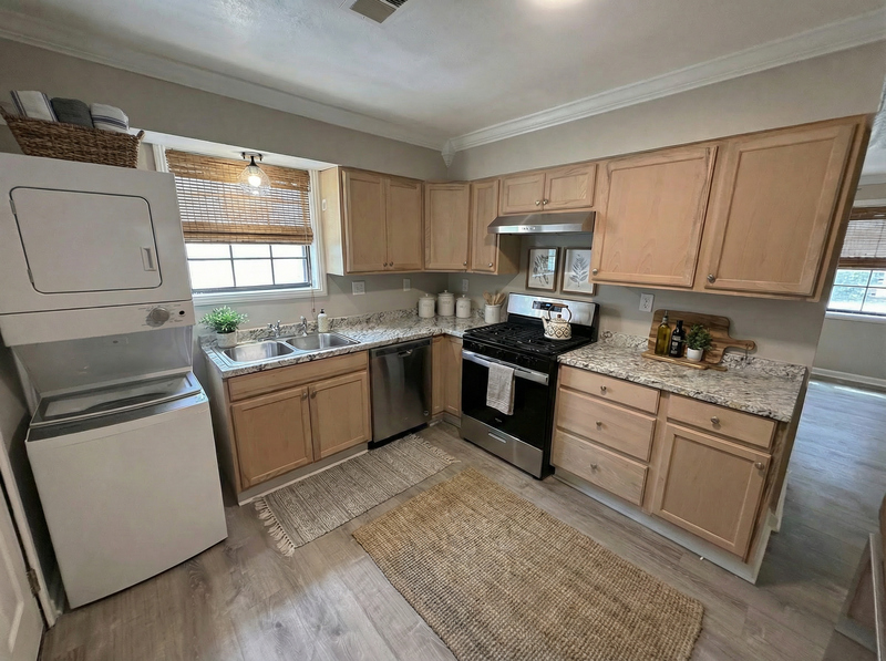 Memphis House: 1537 Boxwood Street