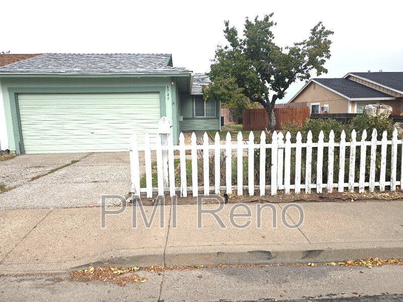 Reno Condo: 6745 Peppermint Dr