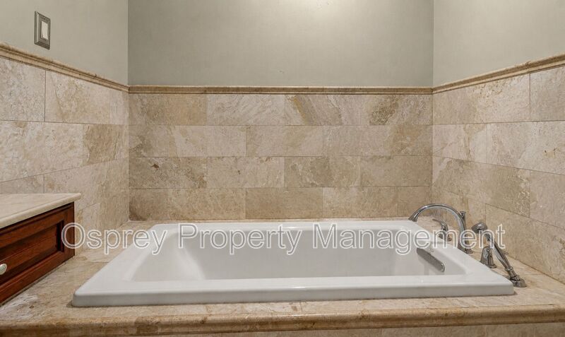 Coastal Living at Its Finest - Photo 6