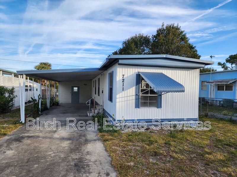 Port Richey House: 7211 Lofty Drive