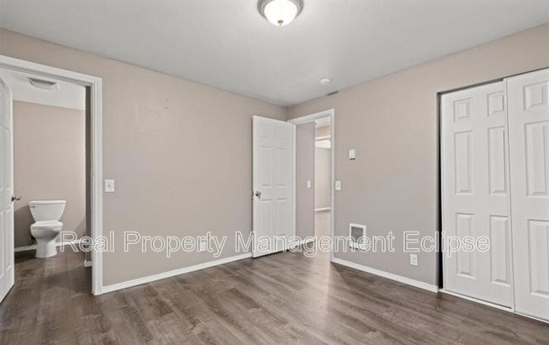 Everett Condo: 507 Madison St
