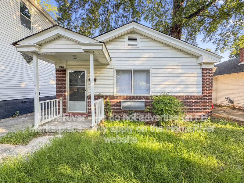 Columbia House: 2413 Laurel St