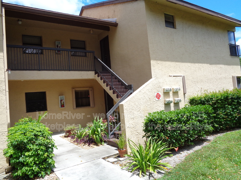 Coconut Creek Condo: 3713 Cocoplum Cir