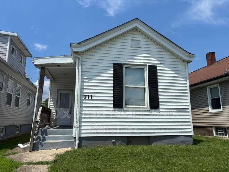 Hamilton House: 711 Cleveland Avenue