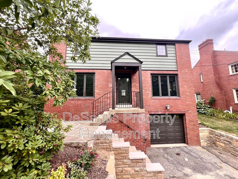 Pittsburgh House: 794 Chalmers Place